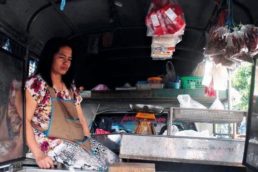 grocery service car thailand